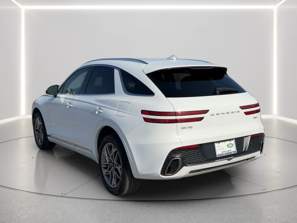 Used 2025 White Genesis 2.5T image 7
