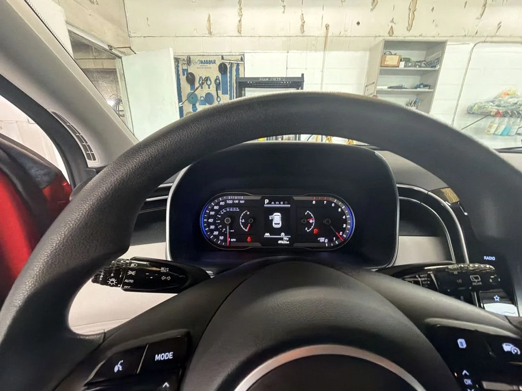 Used 2022 Red Hyundai SE image 15