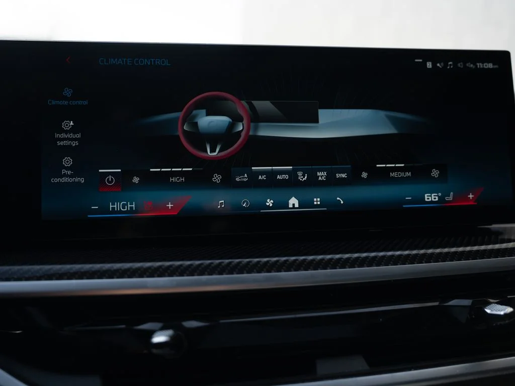 Used 2025 Black BMW M60i image 26