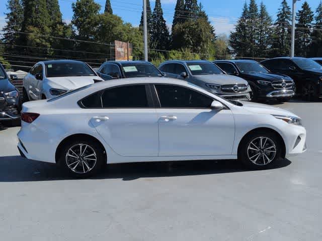 Used 2023 Snow White Pearl Kia LXS image 9