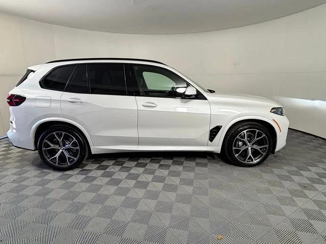New 2026 Mineral White Metallic BMW xDrive40i image 8
