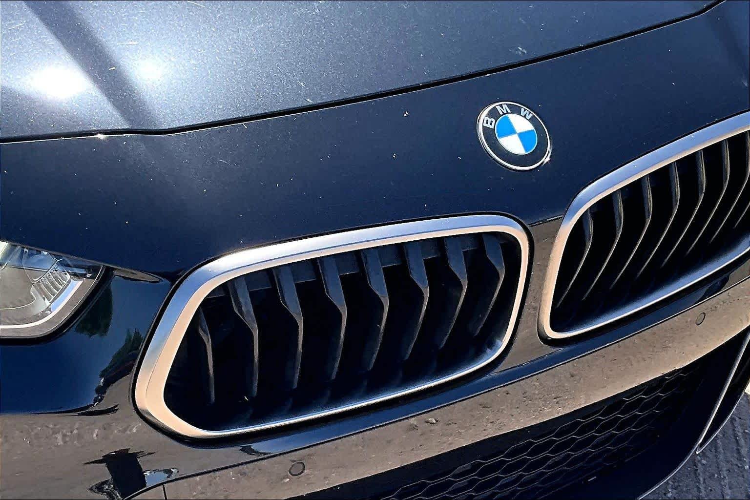 Used 2020 Black Sapphire Metallic BMW M35i image 27
