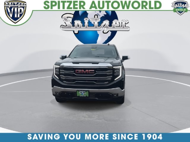 Used 2025 Black GMC SLT image 4