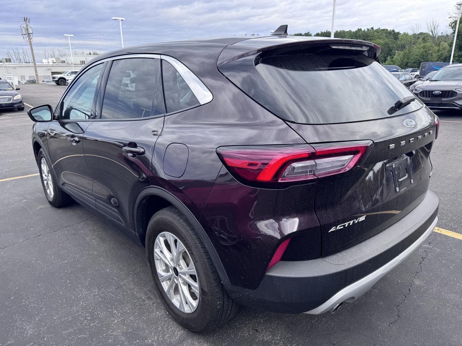 Used 2023 Cinnabar Red Ford Active image 6