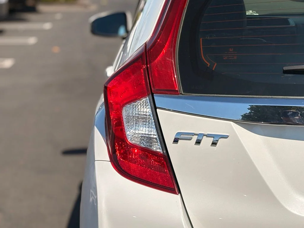 Used 2017 White Honda EX-L image 12