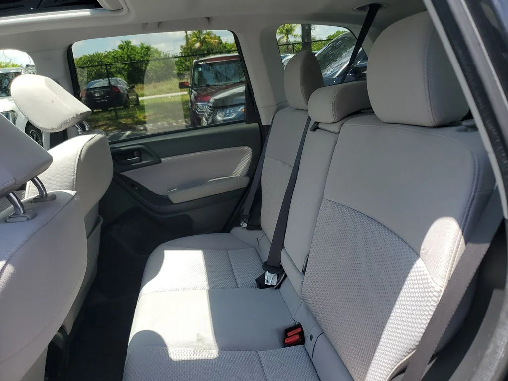 Used 2017 Gray Subaru 2.5i Premium image 12
