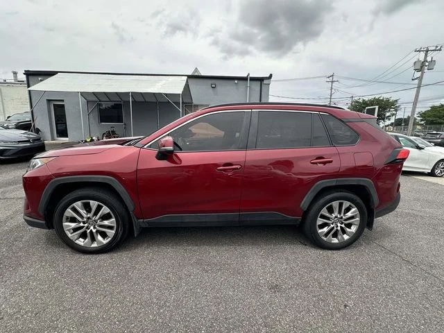 Used 2021 Red Toyota XLE Premium image 8