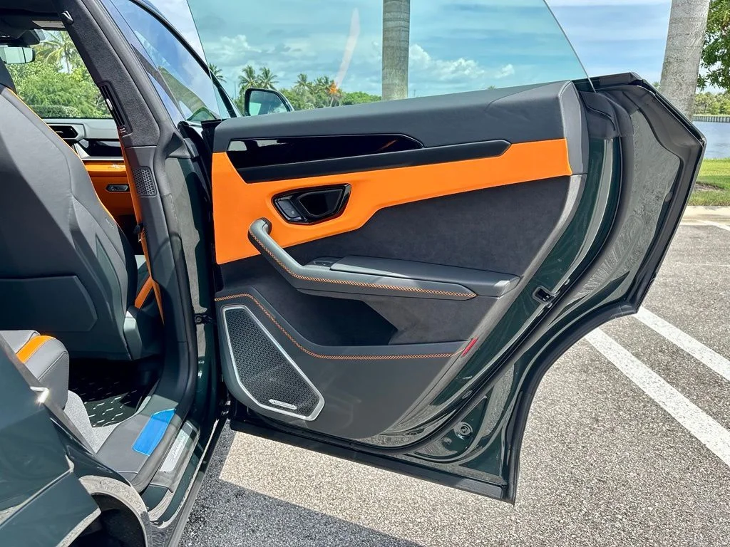 New 2026 Vl/Verde Lares Lamborghini SE image 22