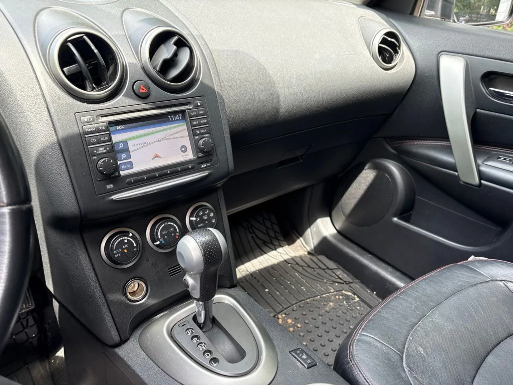 Used 2012 Silver Nissan SL image 20
