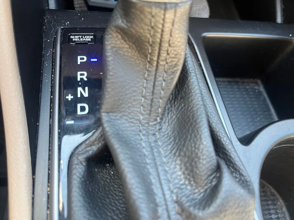 Used 2017 Red Hyundai SE image 20