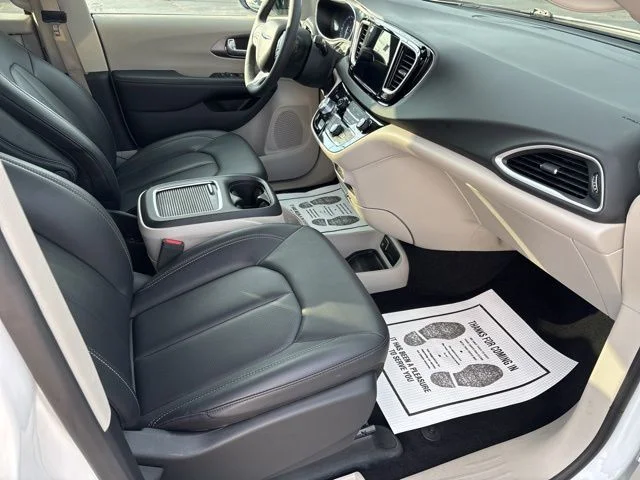 Used 2024 White Chrysler Touring L image 11