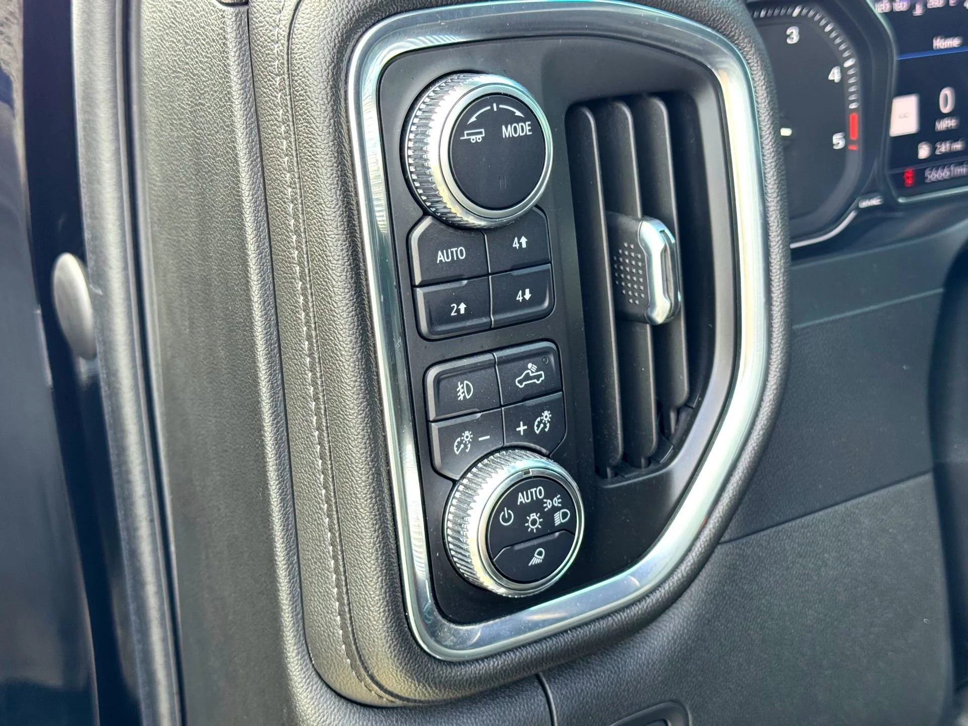 Used 2022 Onyx Black GMC Denali image 14