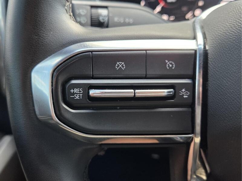 Used 2024 Summit White GMC 2WD CREW CAB ELEVATION image 31