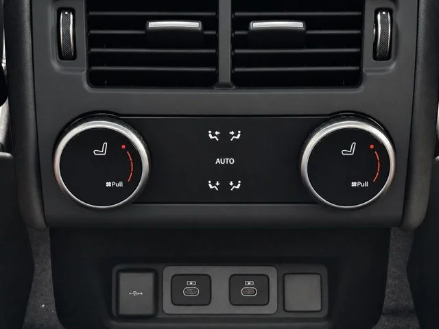 New 2026 Carpathian Grey Land Rover Dynamic SE image 43