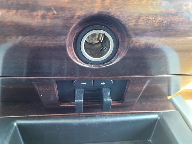 Used 2013 White Ford XLT image 19