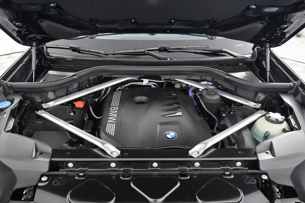 New 2027 Carbon Black Metallic BMW xDrive40i image 9