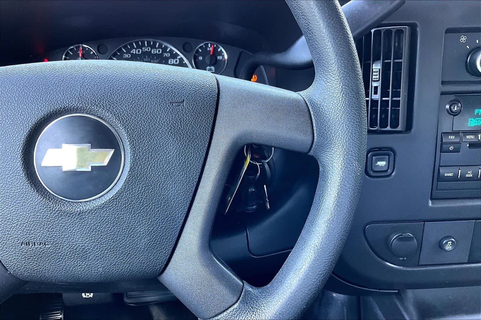 Used 2017 Summit White Chevrolet  image 22