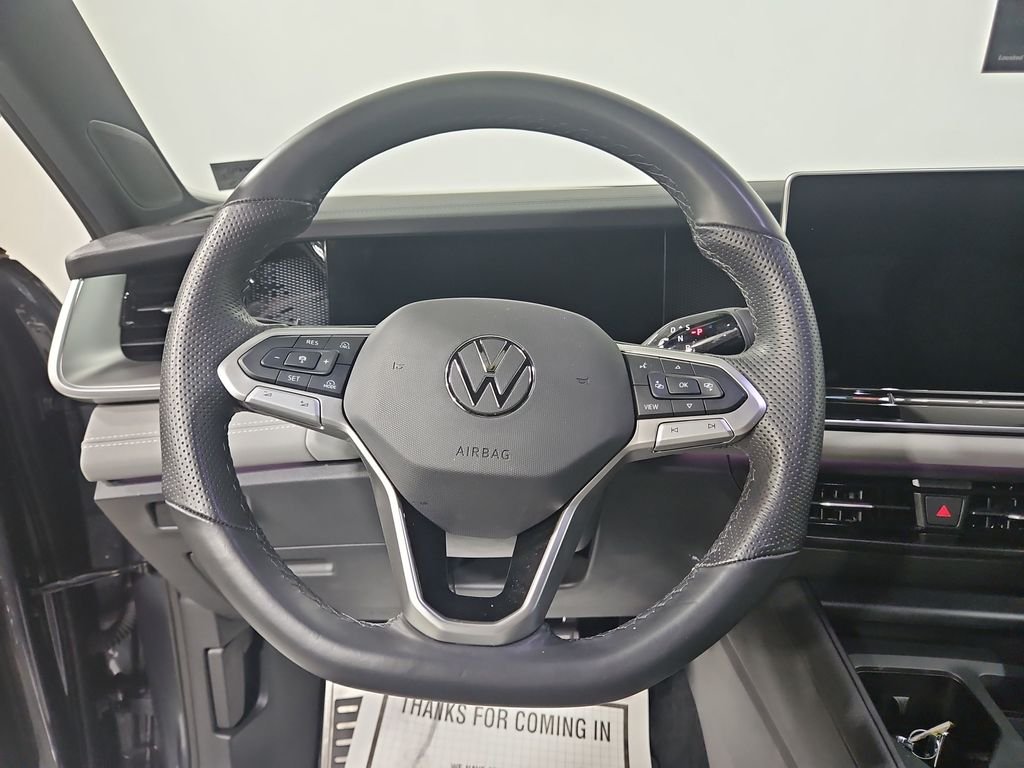 Used 2025 Platinum Gray Metallic Volkswagen 2.0T SE R-Line Black image 17