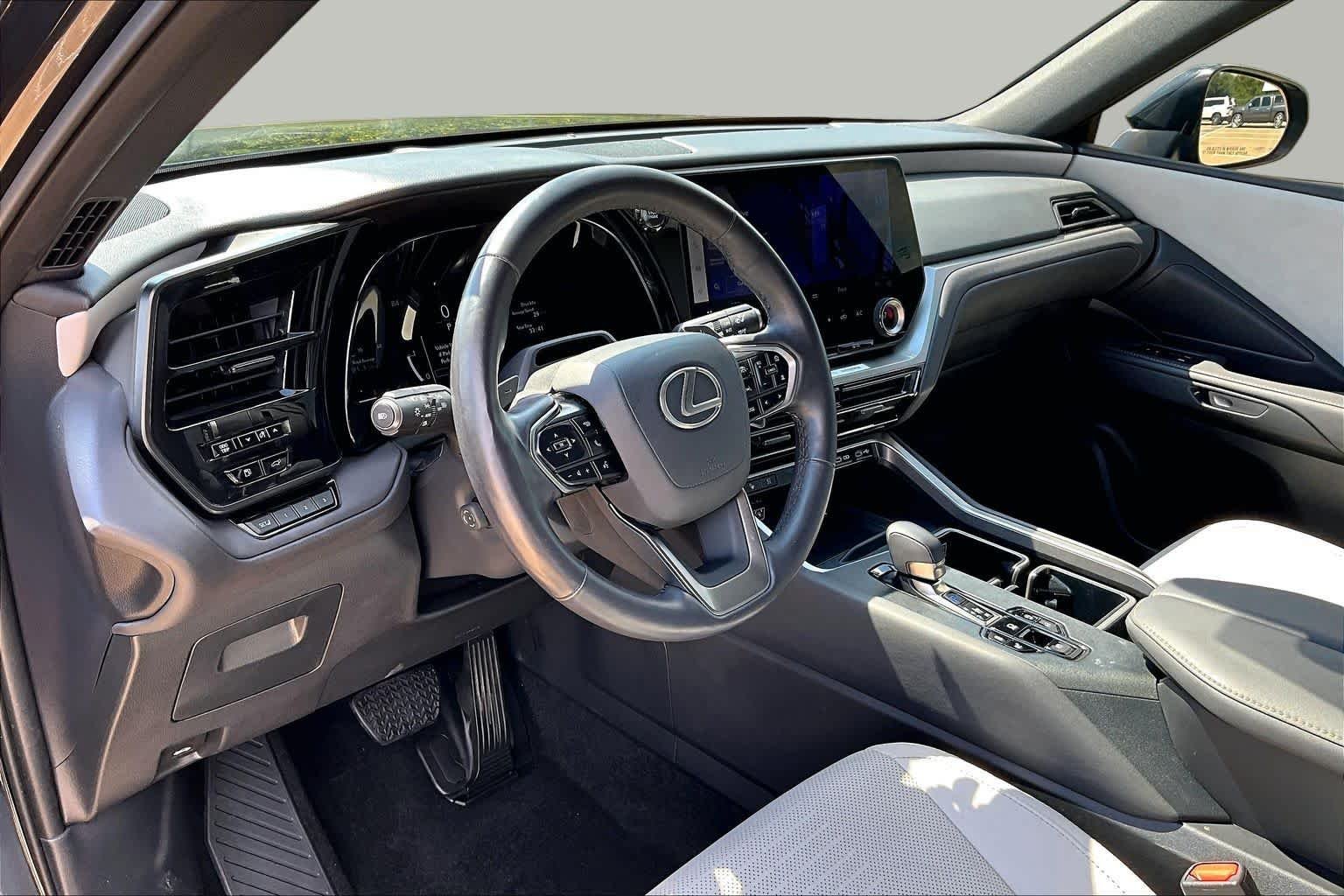 Certified Used 2025 CAVIAR Lexus Premium image 18