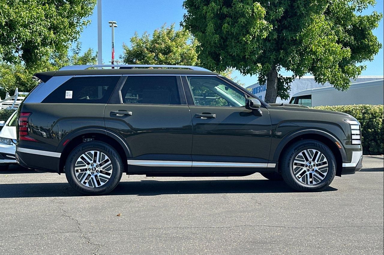 New 2026 Titan Green Hyundai Blue SEL 7P image 3