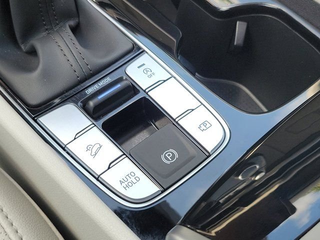 Certified Used 2025 White Hyundai SEL Convenience image 30