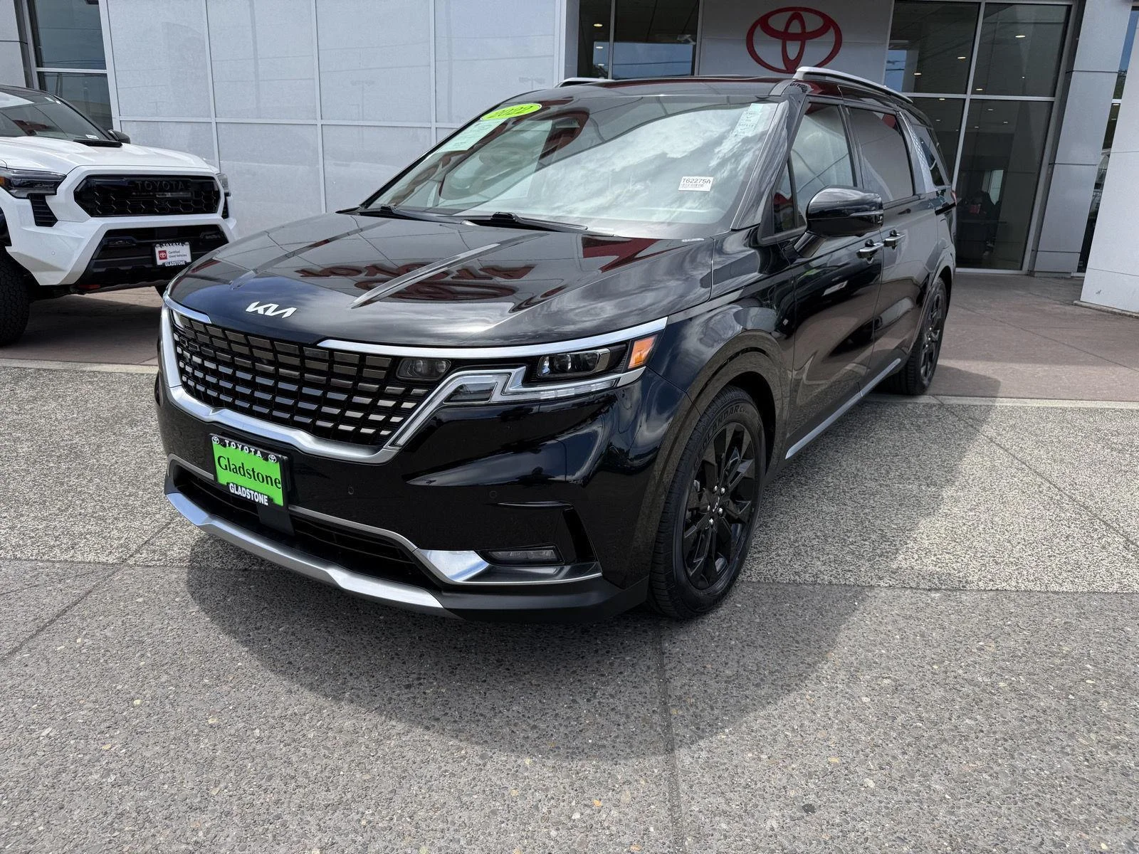 Used 2022 Aurora Black Kia SX Prestige image 2