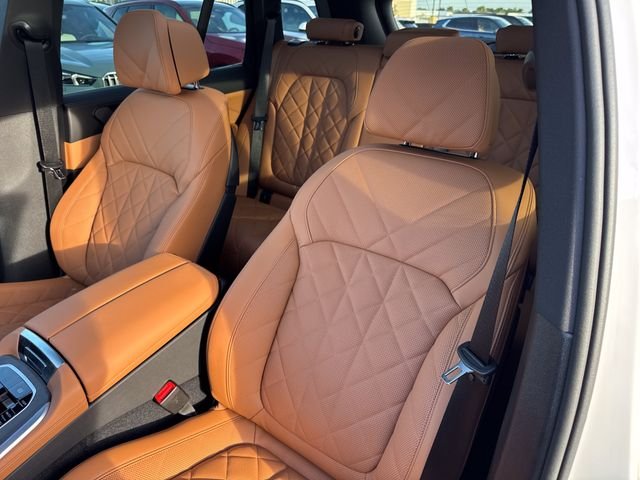 New 2026 Mineral White Metallic BMW sDrive40i image 24
