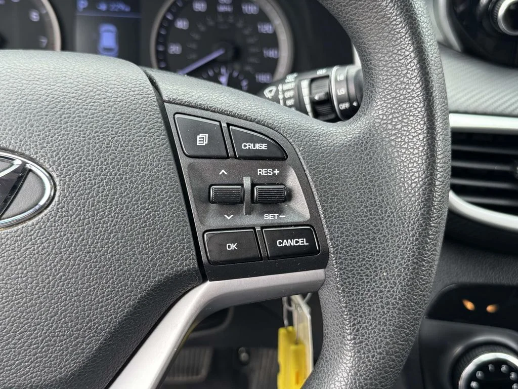Used 2019 Blue Hyundai SE image 21