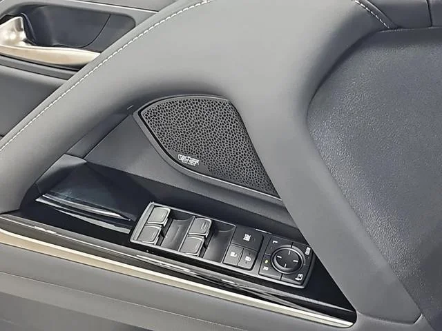 New 2026 Eminent White Pearl Lexus LUXURY image 34