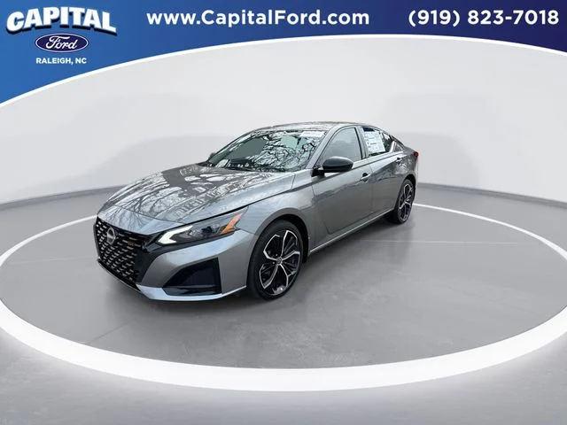 Used 2025 Gray Nissan 2.5 SR image 4