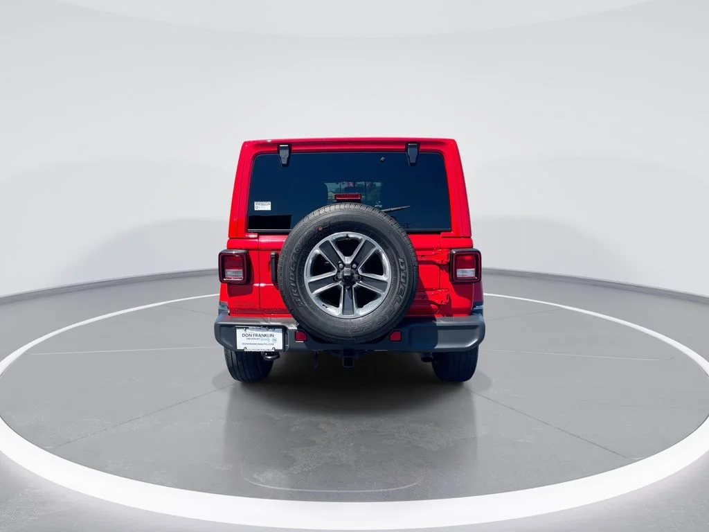 Used 2021 Red Jeep Unlimited Sahara image 7