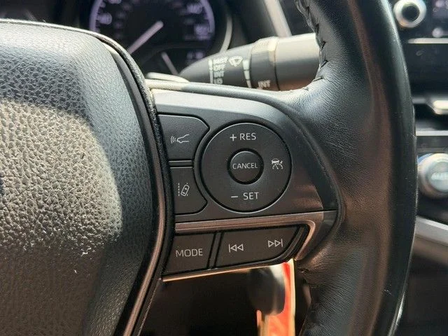 2021 Toyota Camry SE - Photo 17