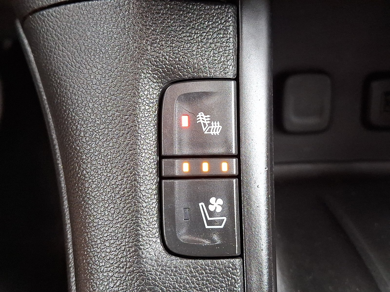 Used 2019 Ebony Twilight Metallic - GB8 GMC Denali image 25