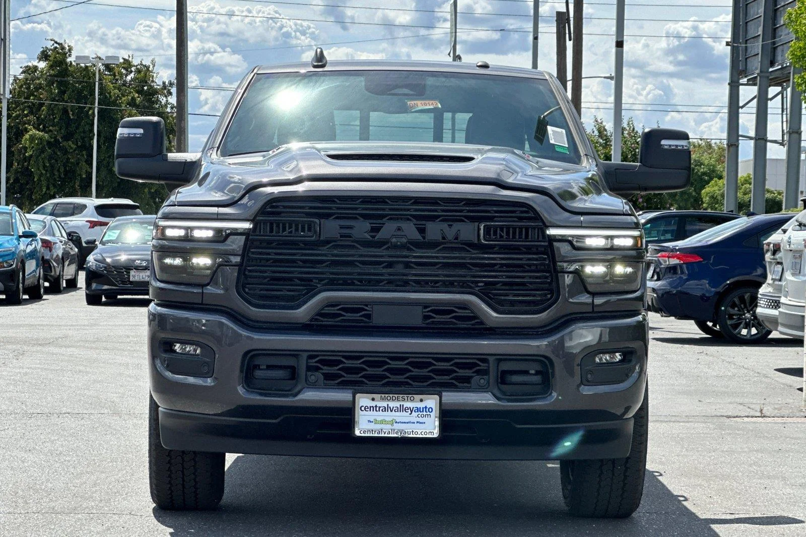 New 2026 Granite Crystal Metallic Clear-Coat Exterior Paint RAM Laramie image 8