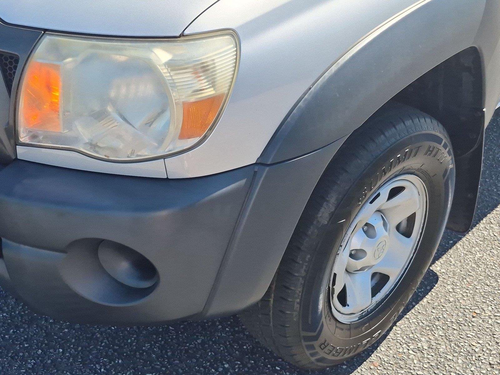 Used 2011  TOYOTA REGCAB image 9