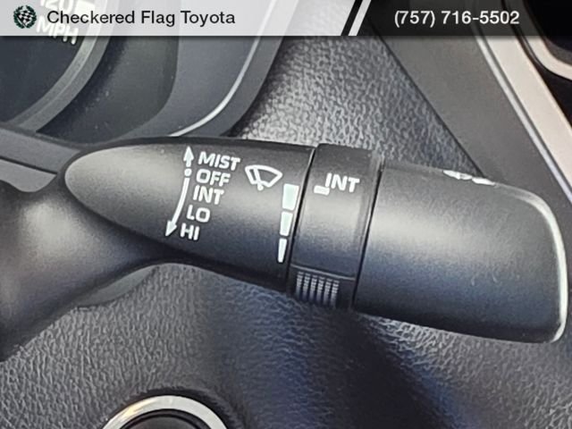 Used 2022 White Toyota SR5 image 30