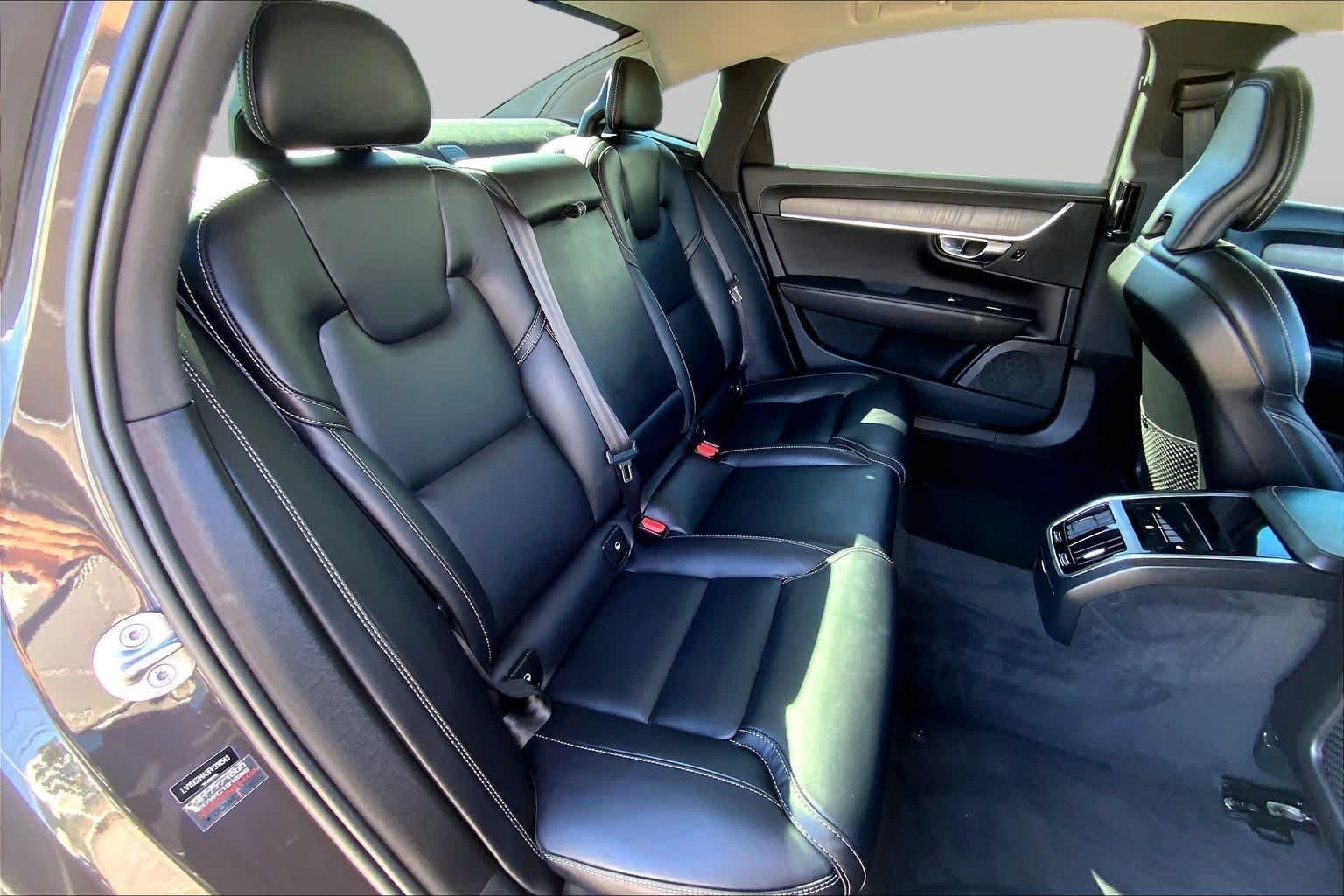 Used 2023 Platinum Grey Metallic Volvo Ultimate image 20
