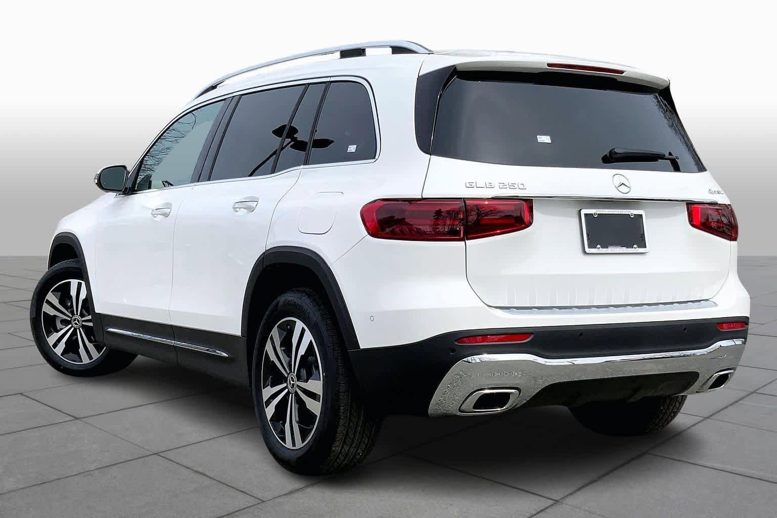 New 2026 Polar White Mercedes-Benz GLB 250 image 16