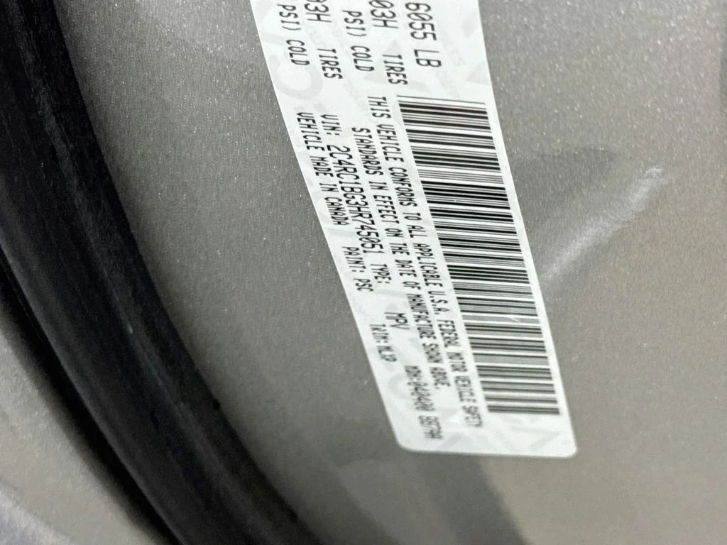 Used 2017 Billet Silver Metallic Clearcoat Chrysler Touring L image 41