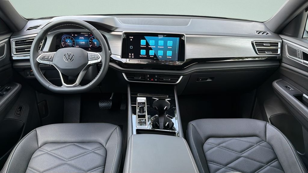 New 2026 Pure Gray Volkswagen 2.0T SE w/Technology image 10