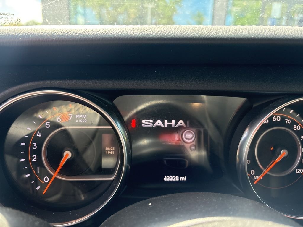 Used 2019 Gray Jeep Unlimited Sahara image 19