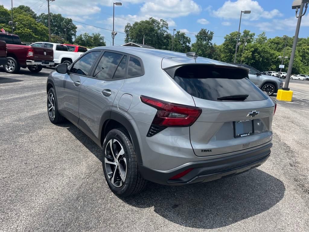 2024 Chevrolet Trax photo 3