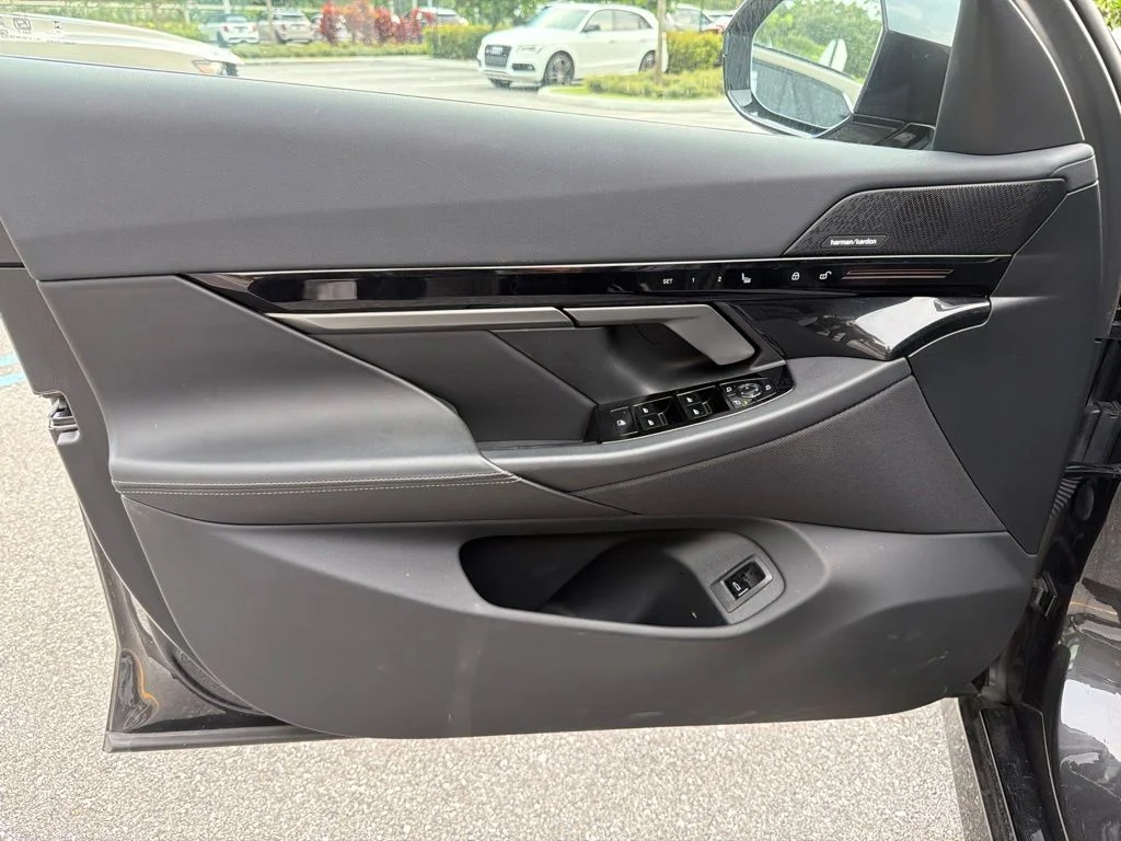Used 2026 Dark Graphite BMW 530i xDrive image 14