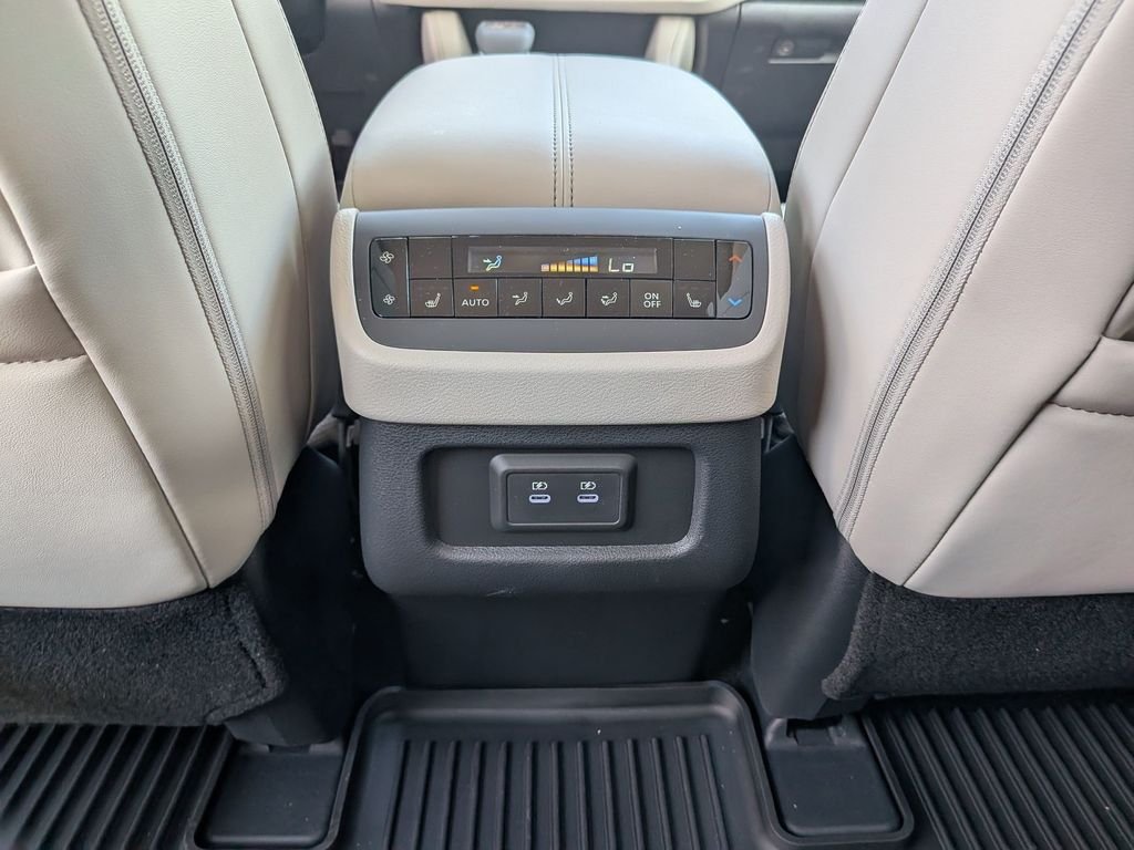 Used 2026 White Nissan SL image 38
