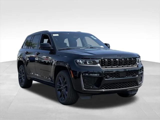 New 2026 Diamond Black Crystal Pearl-Coat Exterior Paint Jeep Limited Reserve image 2
