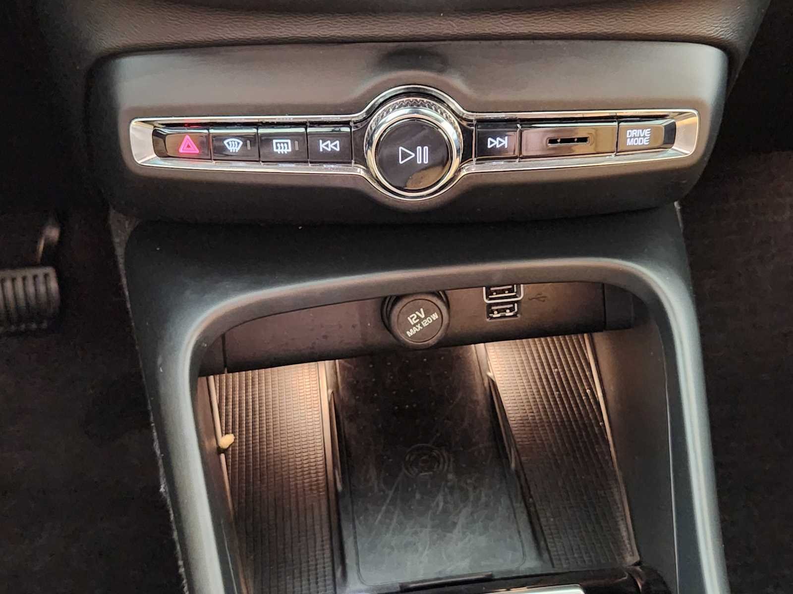 Used 2021 Denim Blue Metallic Volvo Inscription image 18