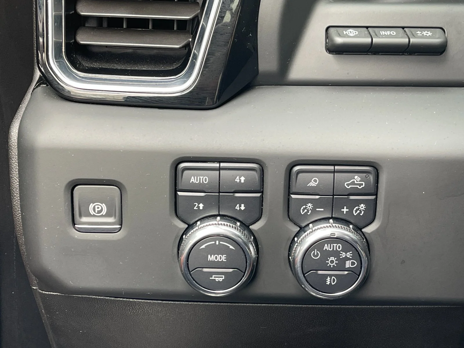 Used 2024 Black GMC Denali Ultimate image 31