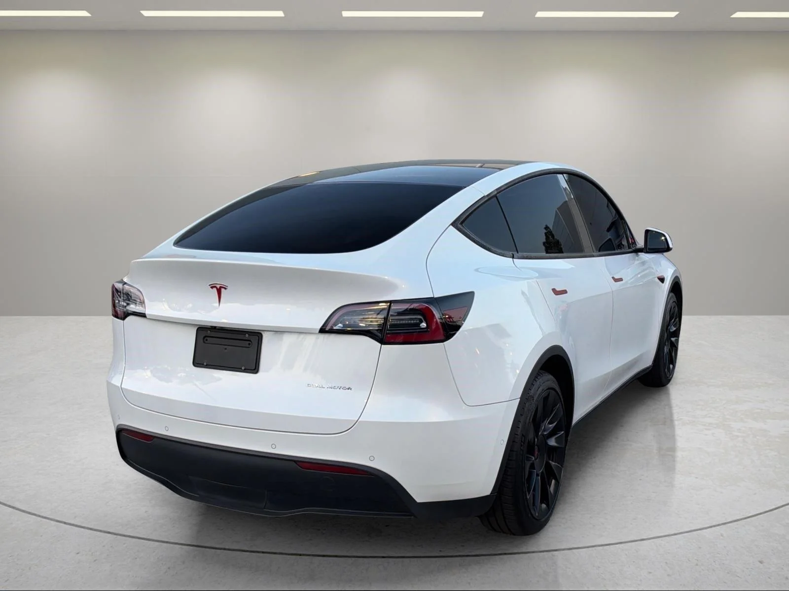 Used 2020  Tesla Long Range image 7