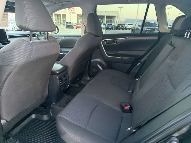 2025 Toyota RAV4 LE - Photo 27
