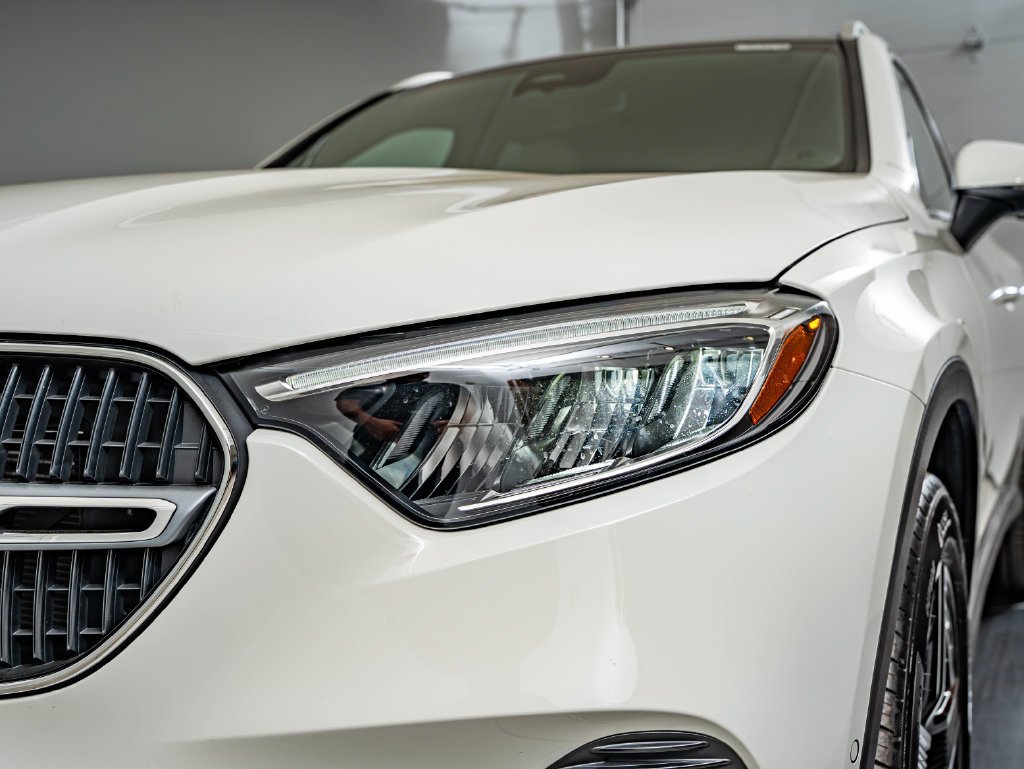 Used 2026 Polar White Mercedes-Benz GLC 300 image 13